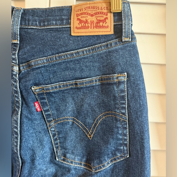 Levi's Women’s High Waisted Crop Flare Blue Denim Jeans Size 29 - Picture 9 of 13